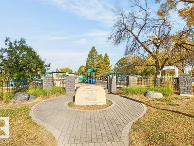 5412 90A AV NW photo 47