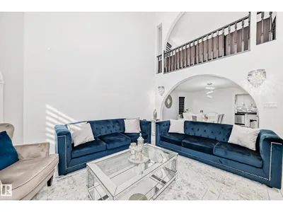 4608 43 AV NW photo 8
