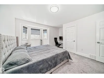 4608 43 AV NW photo 35