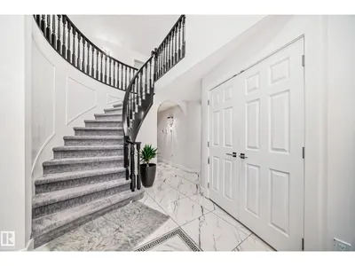 4608 43 AV NW photo 21
