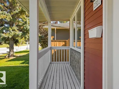 2311 146 AV NW photo 4