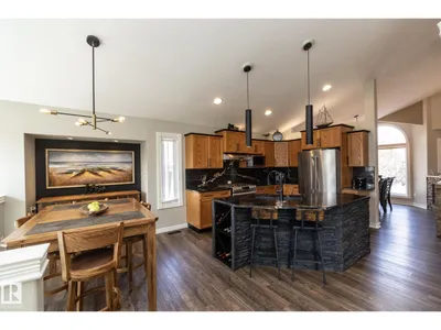 10416 148 ST NW photo 12