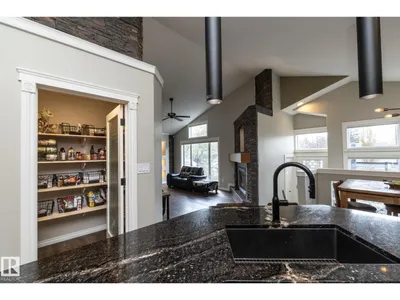 10416 148 ST NW photo 15