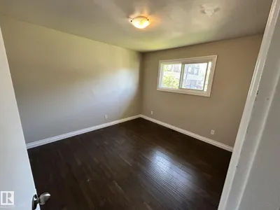 11812 45 ST NW photo 14