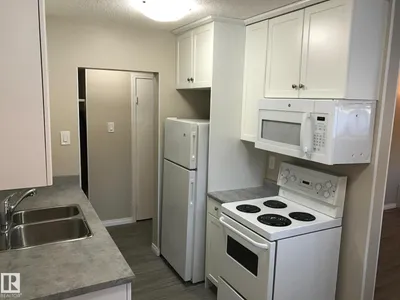 11812 45 ST NW photo 15