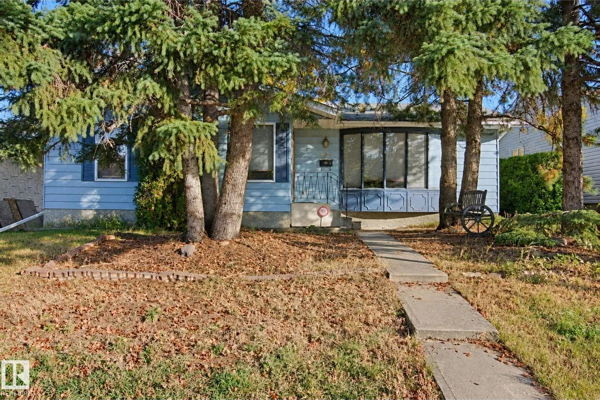 10824 35 AV NW exterior