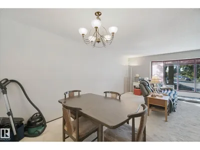 10824 35 AV NW photo 12