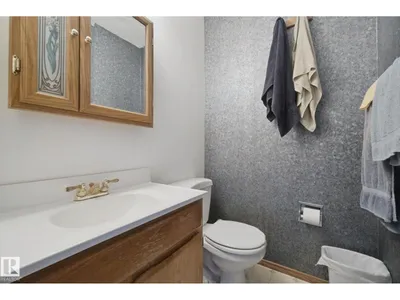 10824 35 AV NW photo 28