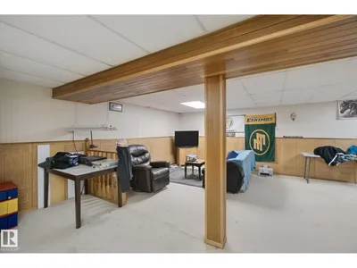 10824 35 AV NW photo 30