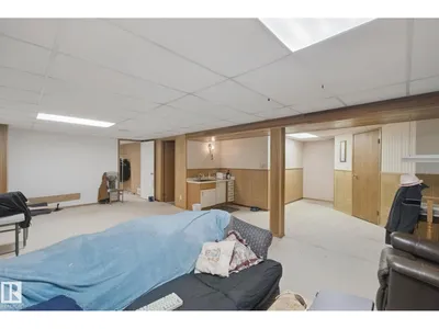10824 35 AV NW photo 34