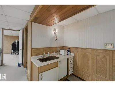 10824 35 AV NW photo 35