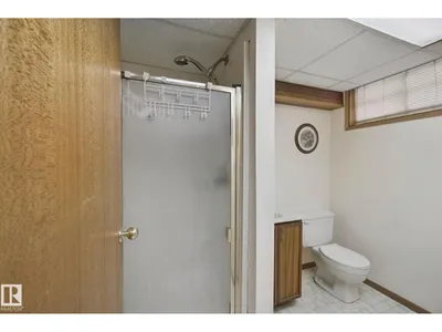 10824 35 AV NW photo 37