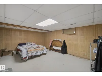 10824 35 AV NW photo 38