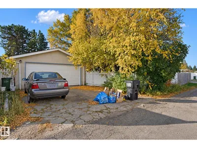 10824 35 AV NW photo 47