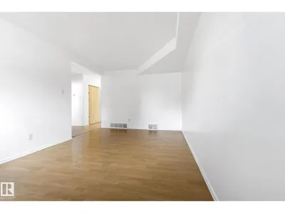 3122 142 AV NW photo 8