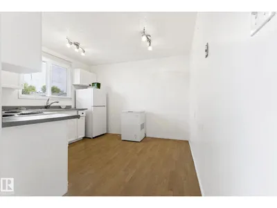3122 142 AV NW photo 10