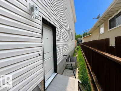 9216 91 ST NW photo 38