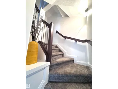 7004 97 ST NW photo 12