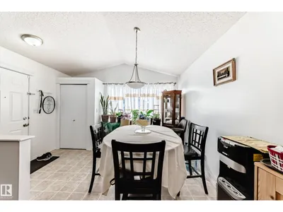 15112 139 ST NW photo 18