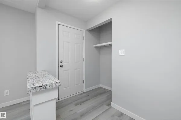 12715 / 12717 93 ST NW photo 3