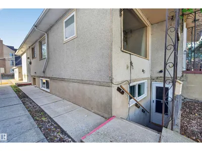 11015 87 AV NW photo 44