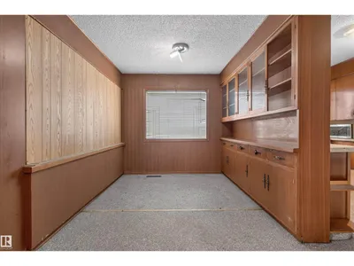 11015 87 AV NW photo 14