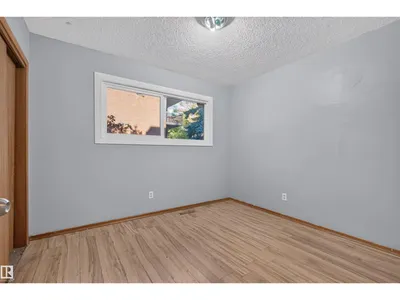 11015 87 AV NW photo 9