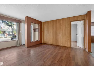 11015 87 AV NW photo 5
