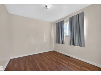 11015 87 AV NW photo 19