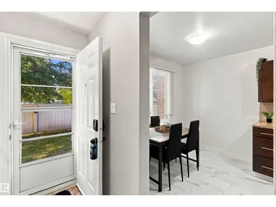 132 LONDONDERRY SQUARE SQ NW photo 7