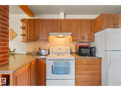 9719 65 AV NW photo 18