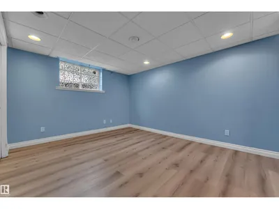 8803 68A ST NW photo 39