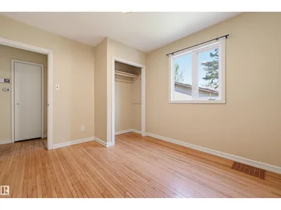 7754 80 AV NW photo 19