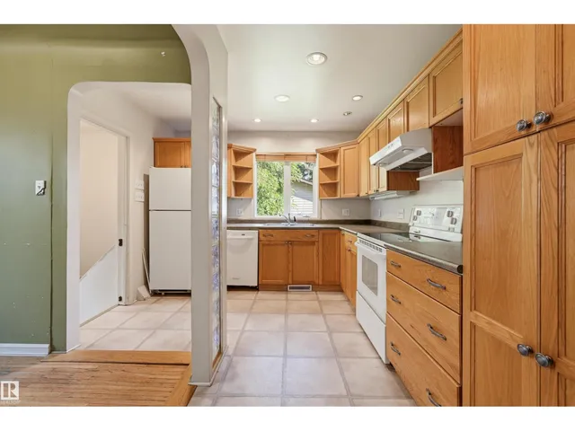 7754 80 AV NW, Edmonton