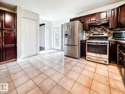 8504 173 ST NW photo 17