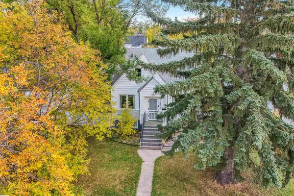 11233 103 ST NW photo 3