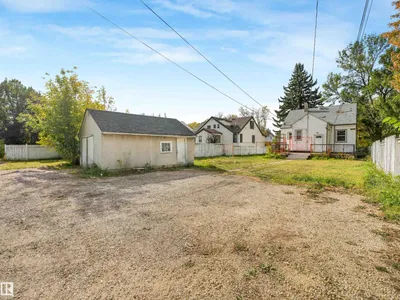 11233 103 ST NW photo 54