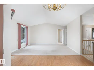 #27 13217 155 AV NW photo 16