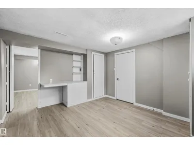 7715 76 AV NW photo 18