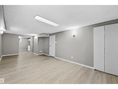 7715 76 AV NW photo 21