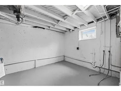 7715 76 AV NW photo 25