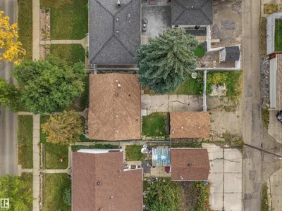 7715 76 AV NW photo 35