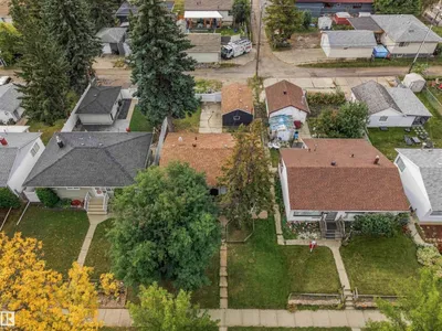 7715 76 AV NW photo 36