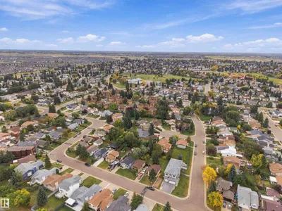 3927 22 AV NW photo 30