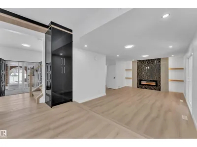 11615 24 AV NW photo 14