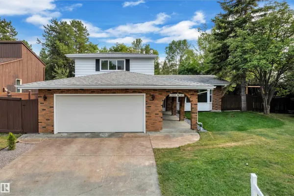 11615 24 AV NW photo 3