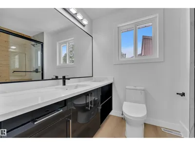 11615 24 AV NW photo 31