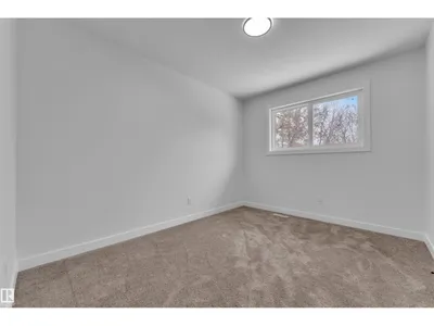 11615 24 AV NW photo 32