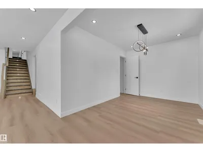 11615 24 AV NW photo 9