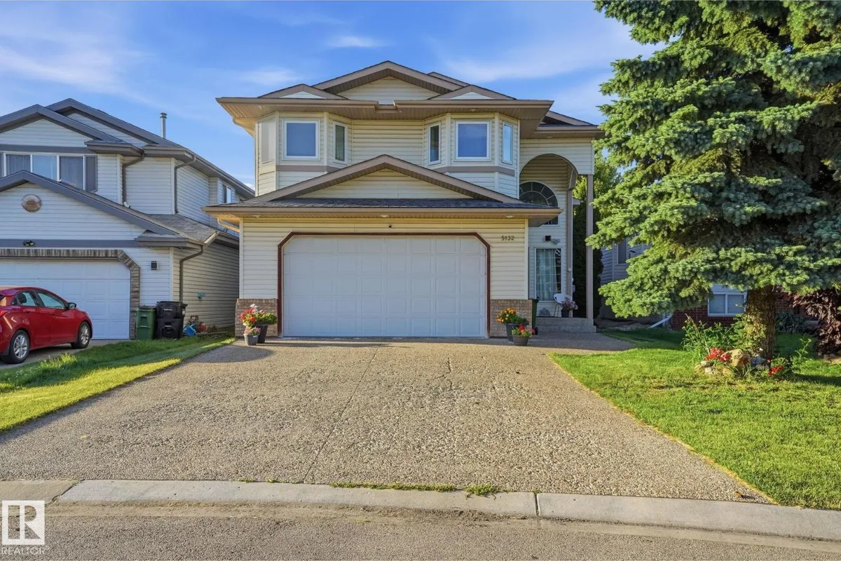 5132 157 AV NW exterior